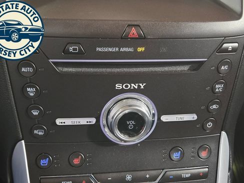 Used 2018 Ford Edge Titanium w/ Equipment Group 302A AWD/4WD image 17