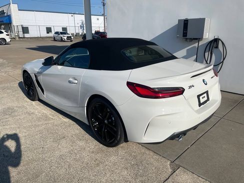 Used 2024 BMW Z4 sDrive30i w/ Convenience Package RWD image 3