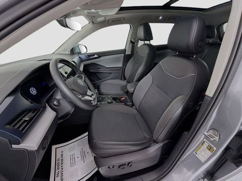Used 2023 Volkswagen Taos SE w/ Panoramic Sunroof Package image 21