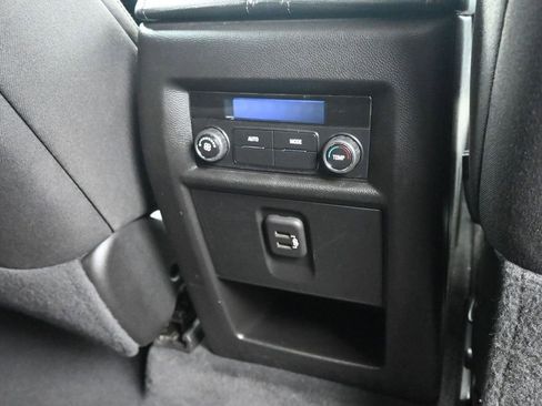 Used 2023 Chevrolet Traverse LT image 18