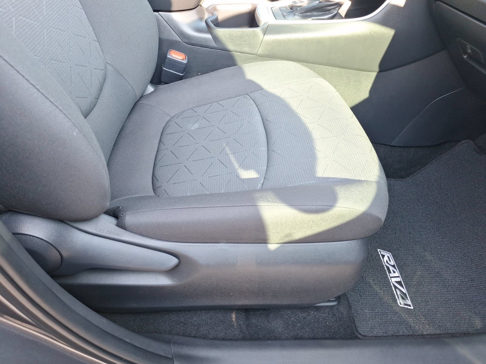 Used 2024 Toyota RAV4 XLE AWD/4WD image 34