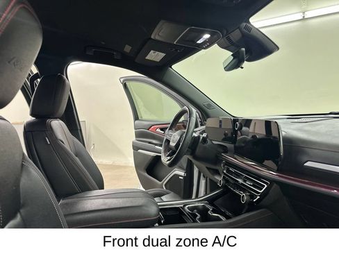 Used 2025 Chevrolet Traverse RS w/ LPO, Floor Liner Package FWD image 21