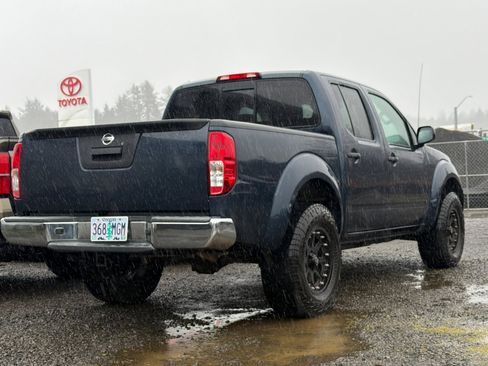 Used 2019 Nissan Frontier SV image 5
