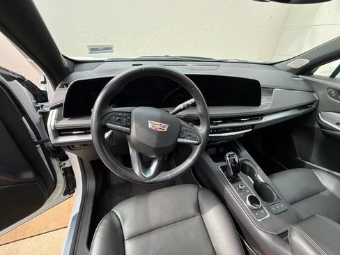 Used 2024 Cadillac XT4 Premium Luxury AWD/4WD image 10