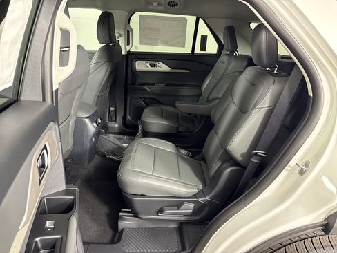 New 2026 Ford Explorer Active w/ Active Comfort Package RWD image 31