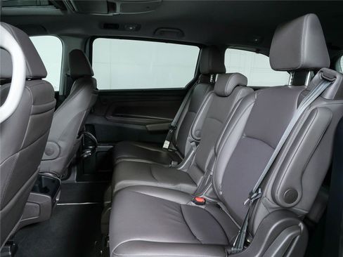 Used 2024 Honda Odyssey Touring image 18