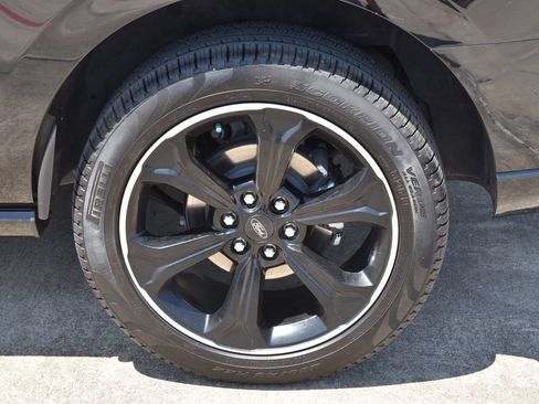 Used 2024 Ford Expedition Limited RWD image 13