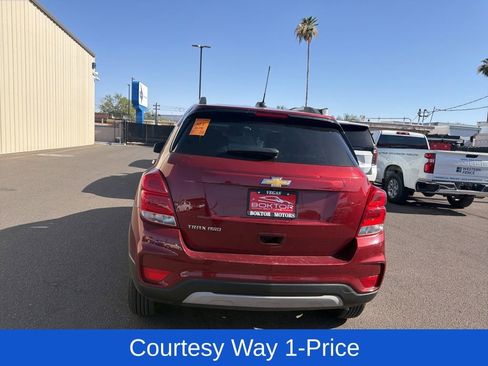 Used 2021 Chevrolet Trax LT AWD/4WD image 9