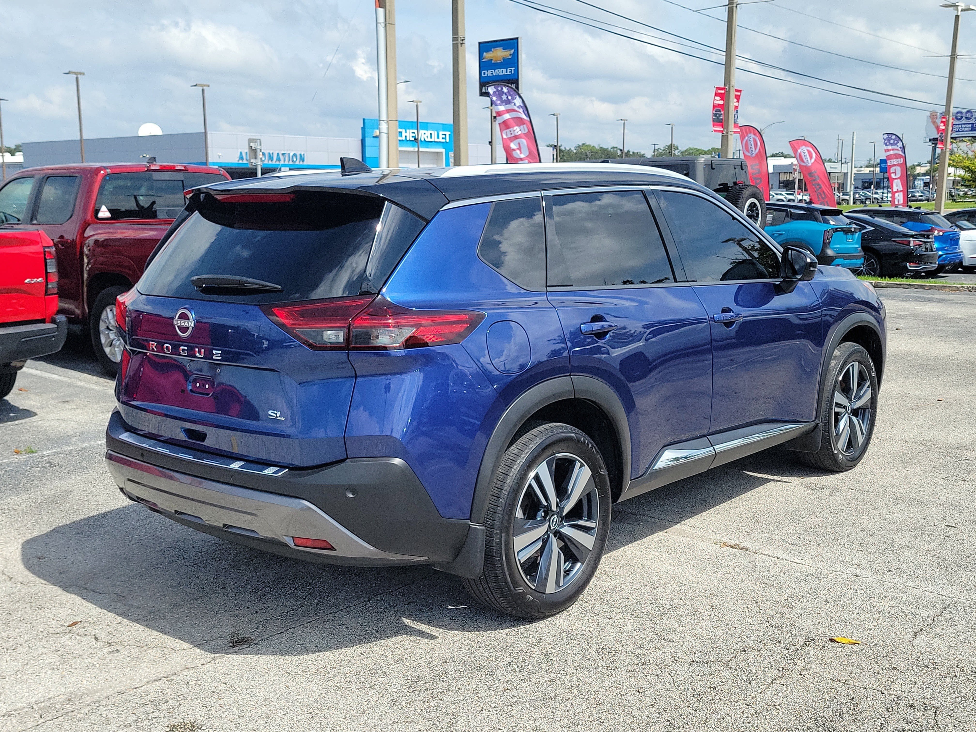 Certified 2023 Nissan Rogue SL FWD image 4