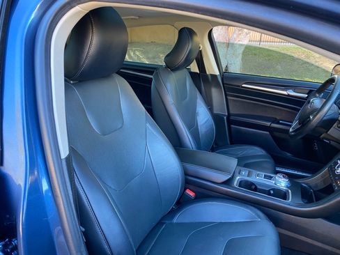 Used 2019 Ford Fusion Energi Titanium image 41