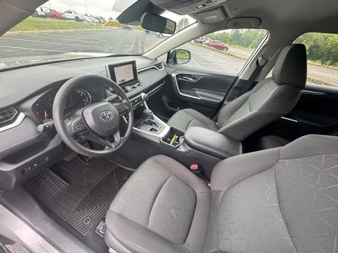 Used 2024 Toyota RAV4 XLE AWD/4WD image 15