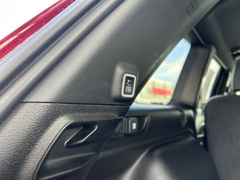 Used 2024 Jeep Grand Cherokee Altitude image 12