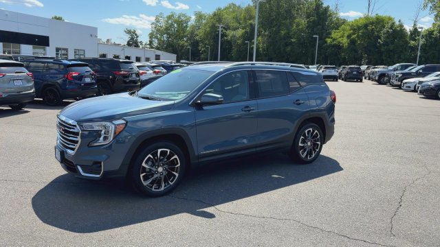 Certified 2024 GMC Terrain SLT w/ Infotainment Package II AWD/4WD image 4