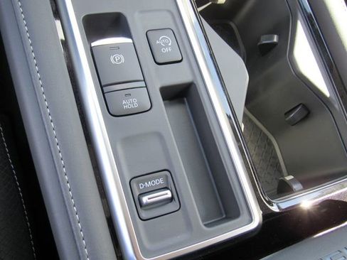 New 2026 Nissan Pathfinder SL FWD image 22