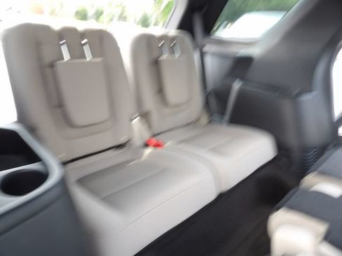 Certified 2018 Ford Explorer XLT AWD/4WD image 29