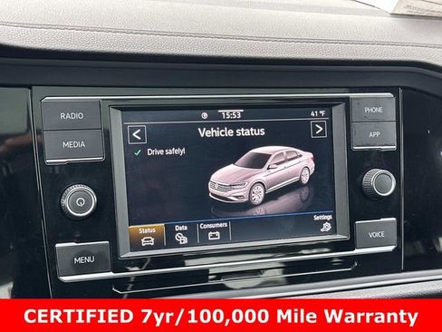 Used 2024 Volkswagen Jetta SE image 19