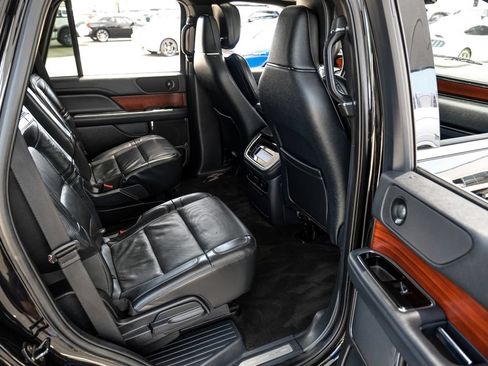 Used 2022 Lincoln Navigator Reserve AWD/4WD image 37