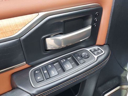 Used 2024 RAM 2500 Limited image 19