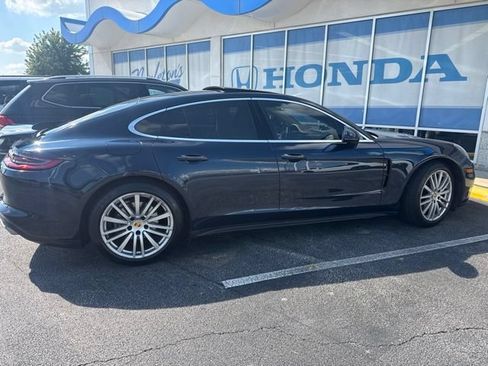 Used 2017 Porsche Panamera 4 AWD/4WD image 4