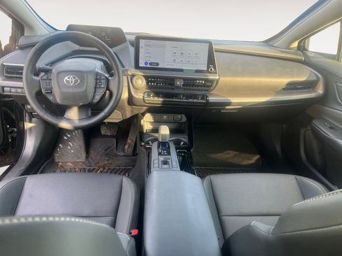 Used 2024 Toyota Prius XLE image 11