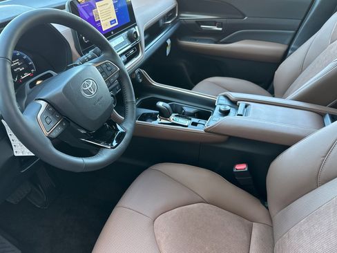 Certified 2026 Toyota Grand Highlander MAX Platinum image 12