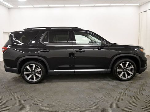Used 2025 Honda Pilot Elite image 8