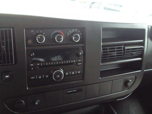 Used 2014 Chevrolet Express 1500 LT w/ LT Preferred Equipment Group image 22