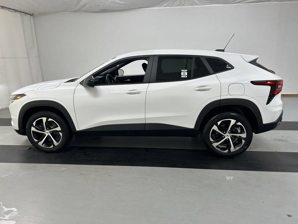 Certified 2024 Chevrolet Trax RS FWD image 6