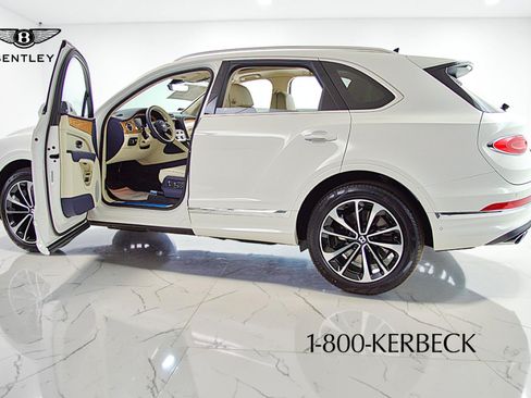 Certified 2023 Bentley Bentayga AWD/4WD image 6