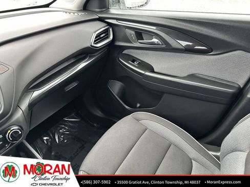Certified 2023 Chevrolet TrailBlazer LT FWD image 32