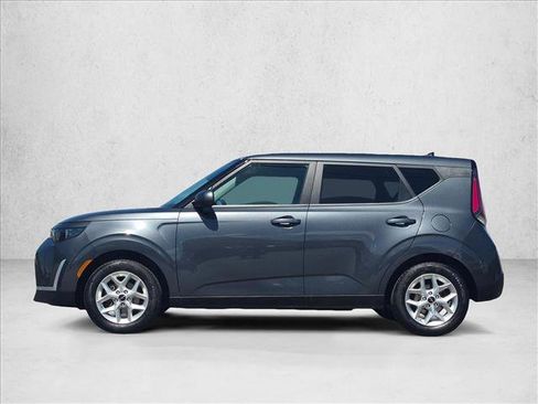Used 2023 Kia Soul LX w/ Option Group 015 FWD image 9