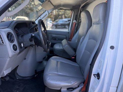 Used 2017 Ford E-350 and Econoline 350 Super Duty image 10