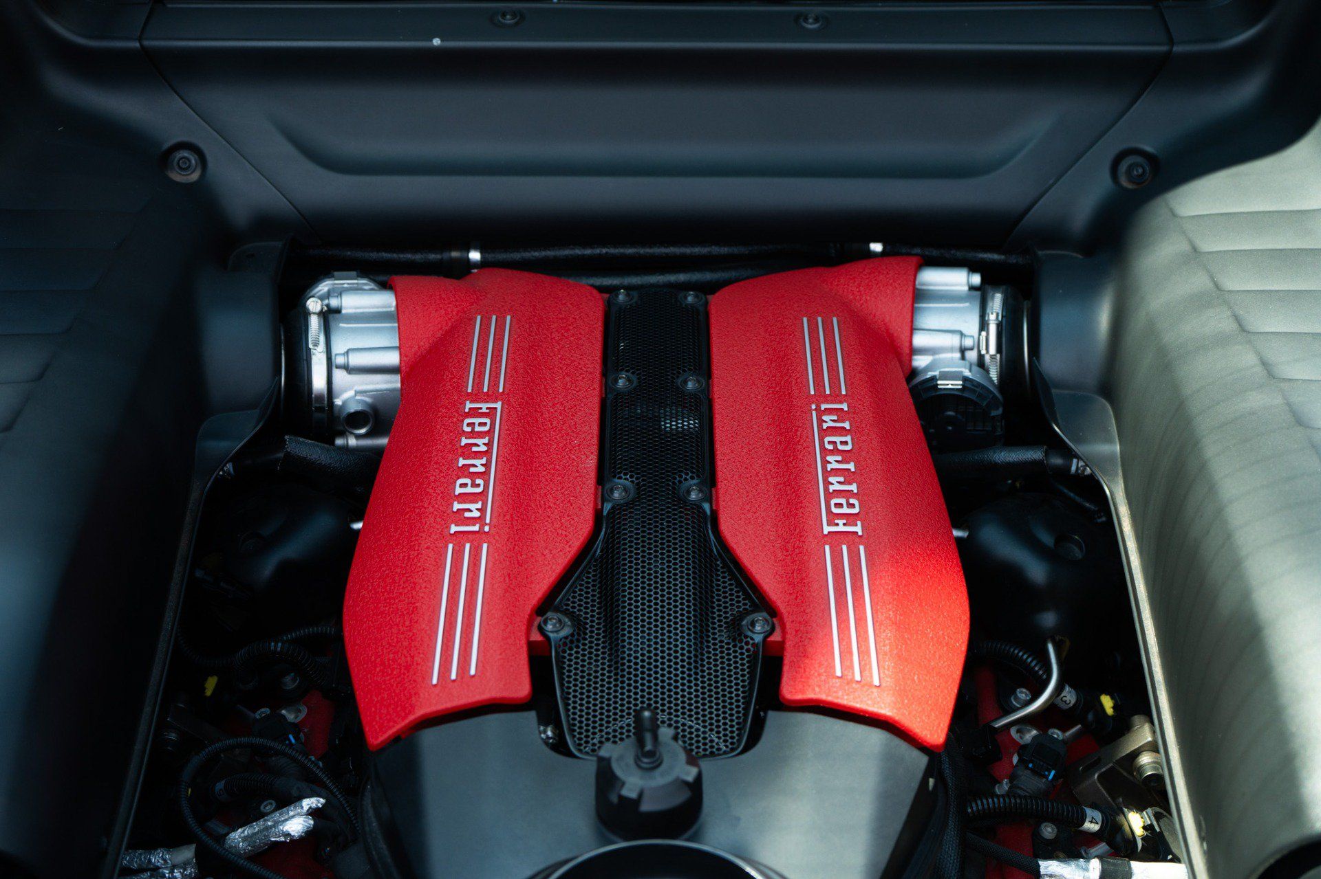 Used 2018 Ferrari 488 GTB RWD image 39