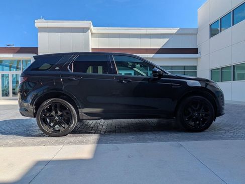 Used 2025 Land Rover Discovery Sport Dynamic SE AWD/4WD image 4