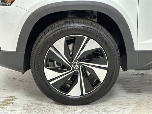 New 2026 Volkswagen Taos SE AWD/4WD image 24