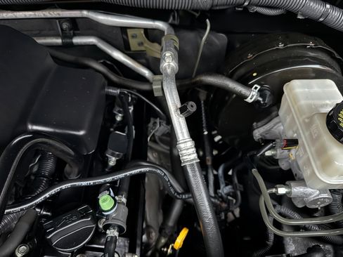 Used 2012 Nissan Frontier S image 39