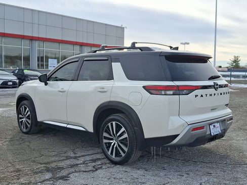 Used 2023 Nissan Pathfinder Platinum image 5