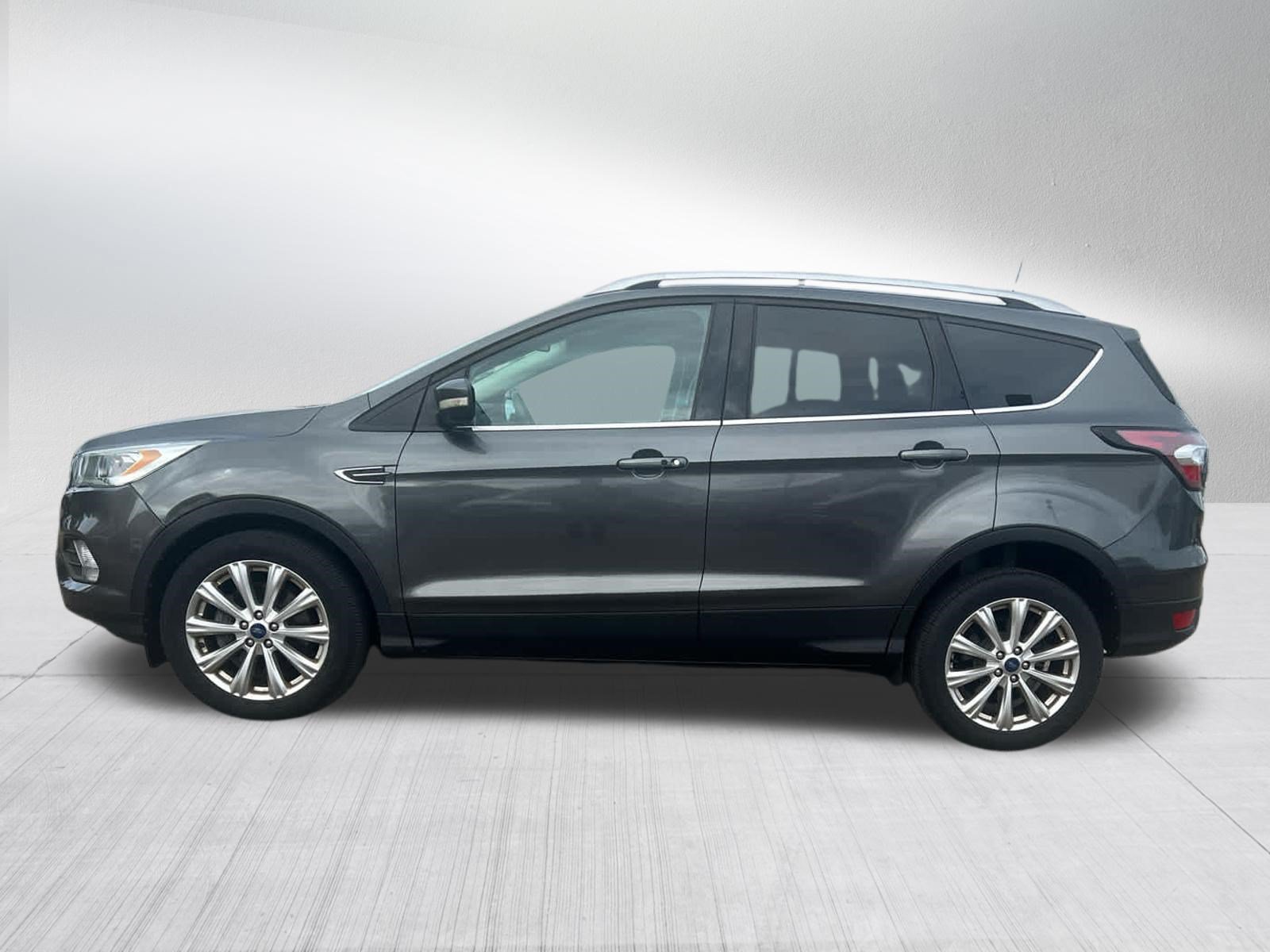 Used 2017 Ford Escape Titanium AWD/4WD image 4
