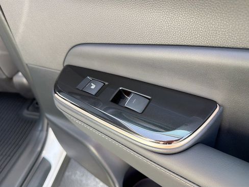 Certified 2025 Toyota Crown Platinum image 21