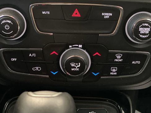 Used 2018 Jeep Compass Latitude w/ Popular Equipment Group AWD/4WD image 21