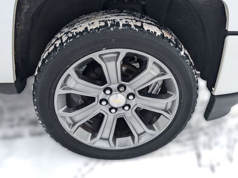 Used 2018 Chevrolet Silverado 1500 High Country image 11