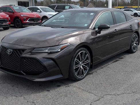 Used 2019 Toyota Avalon Touring w/ Advanced Safety Package image 8