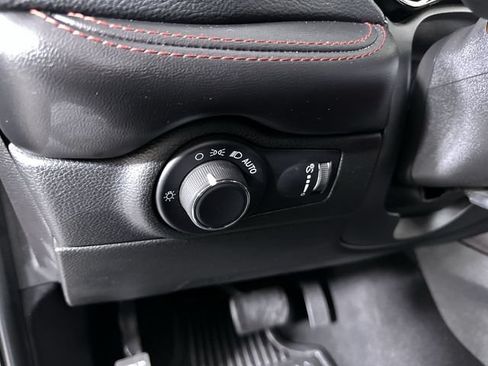 Used 2025 Dodge Durango GT AWD/4WD image 18