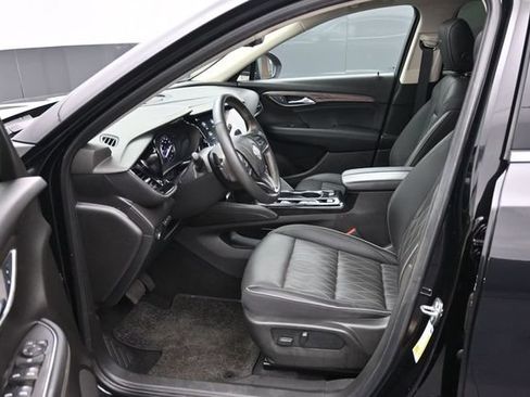 Used 2023 Buick Envision Avenir FWD image 22