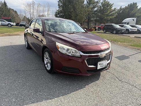 Used 2015 Chevrolet Malibu LT w/ Power Convenience Package FWD image 6