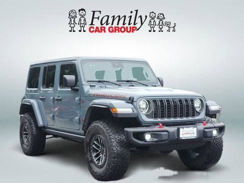 Used 2024 Jeep Wrangler Unlimited Rubicon AWD/4WD image 2