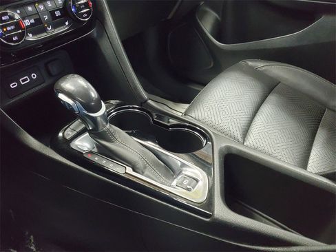 Used 2020 Buick Encore GX Essence image 26