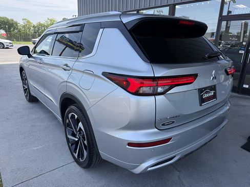 Used 2025 Mitsubishi Outlander SEL Plug-In Hybrid AWD/4WD image 8