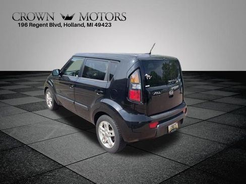 Used 2011 Kia Soul + FWD image 5