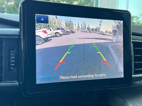 Used 2022 Ford Explorer XLT w/ Equipment Group 202A AWD/4WD image 21